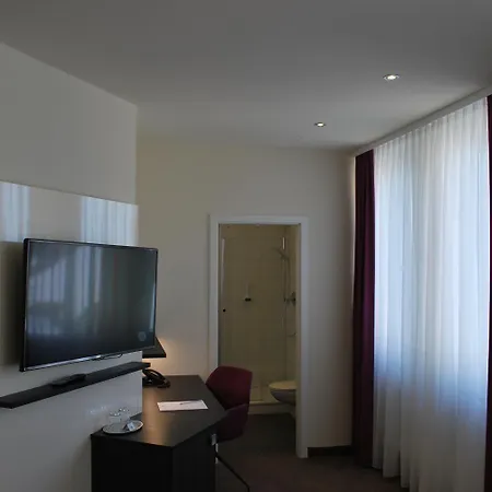 Hotel Am Berg Esslingen 3*