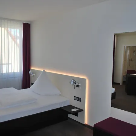 Hotel Am Berg Esslingen 3*