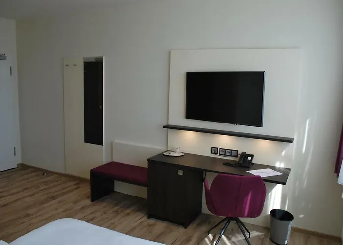 Hotel Am Berg Esslingen 3*