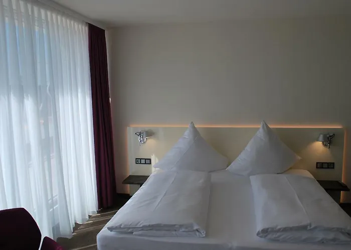 Am Berg Esslingen 3*